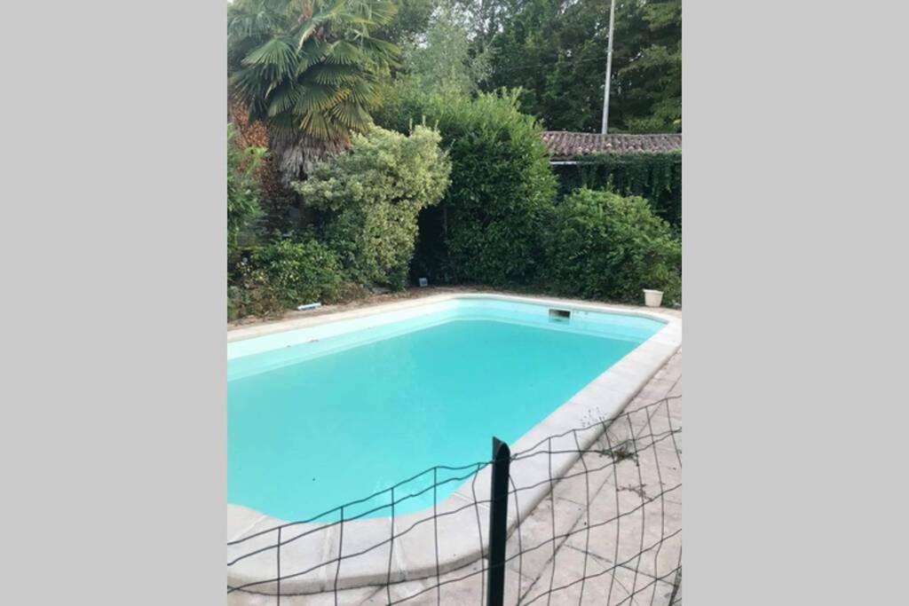 Tizac-De-Lapouyade, Piscine 35 Km De Bordeaux Vila Exterior foto